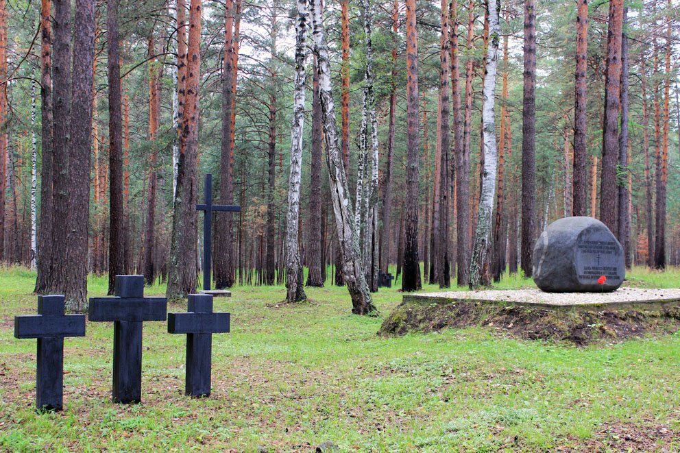Мемориал в Реже на месте кладбища военнопленных