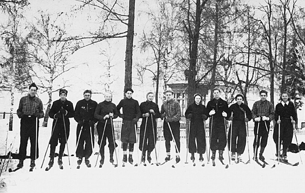 Спорт в Реже. Лыжники Режевской Первой школы