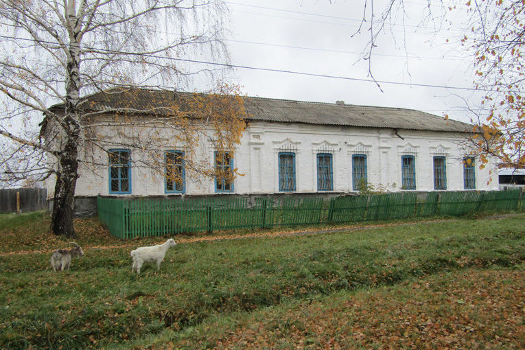 Черемисский музей, в прошлом здание земского училища