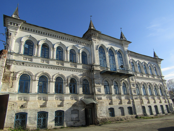 Первая школа, современное фото со двора