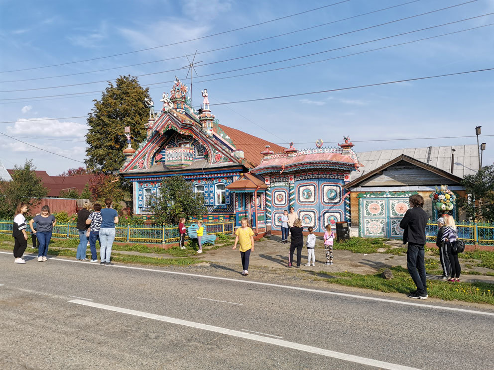 Во время экскурсии в Невьянск и Нижние Таволги всегда останавливаемся у дома кузнеца Кириллова в Кунарах