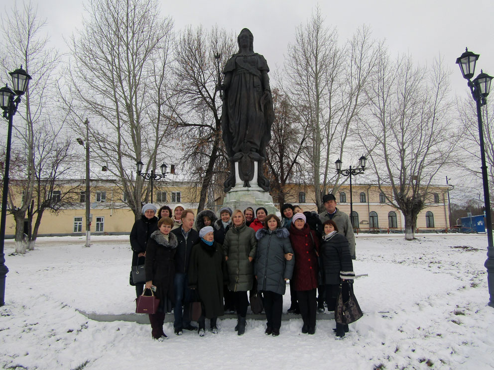 Экскурсия в Ирбит: рядом с памятником Екатерине Великой