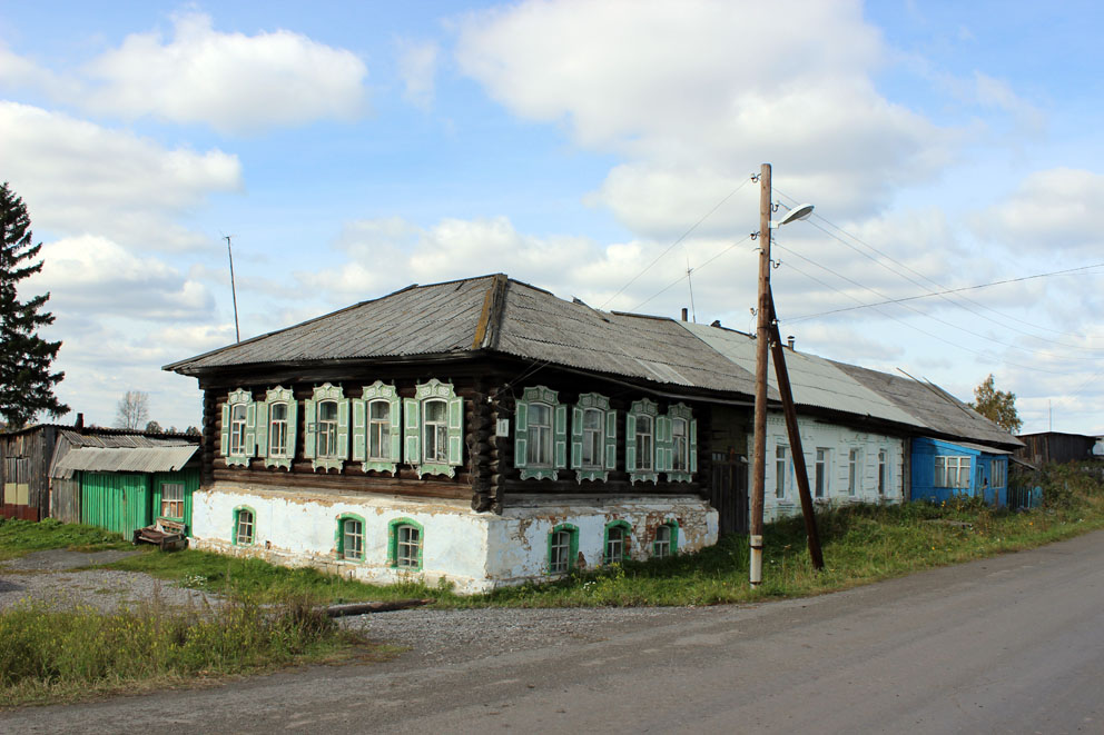 Село Леневское: комплекс старинных строений, сочетающих дерево и камень