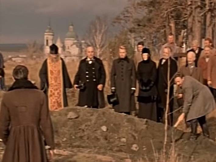 Кадр из фильма "Приваловские миллионы" с Николаевским храмом в Быньгах на заднем плане