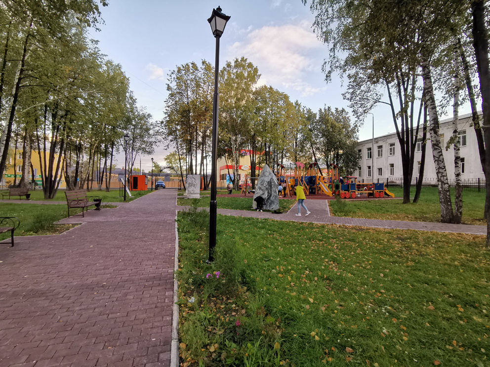 Центральный парк в Реже: детская площадка и сектор Режевские самоцветы