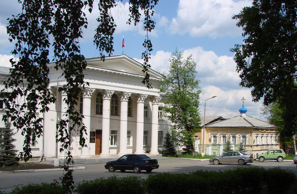 Администрация РГО и храм Иоанна Кронштадского