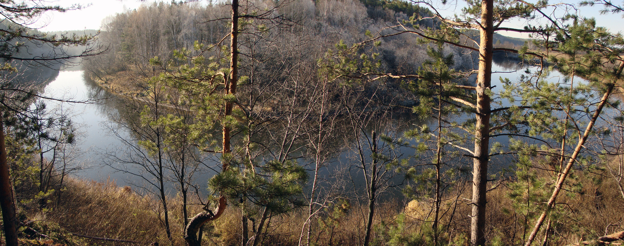 Сохаревская пещера и Сохаревская писаница. Панорама на реку Реж с вершины скалы Боруха