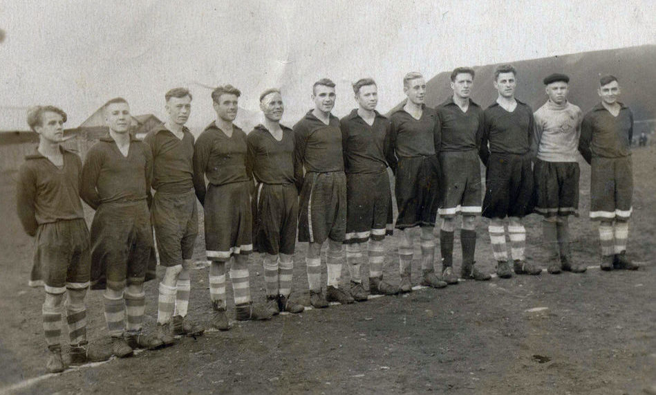 В середине 20 века долгое время футбольное поле в левобережной части Режа находилось по улице Почтовой