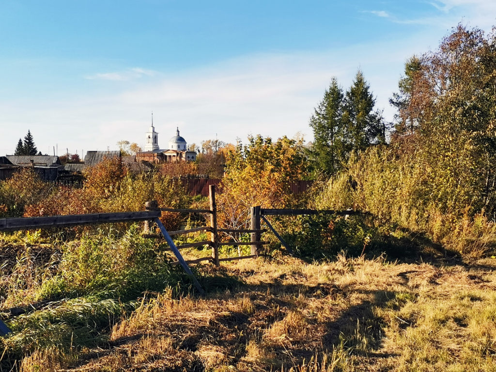 Режевской район. Село Липовское. Пейзаж с Христорождественским храмом