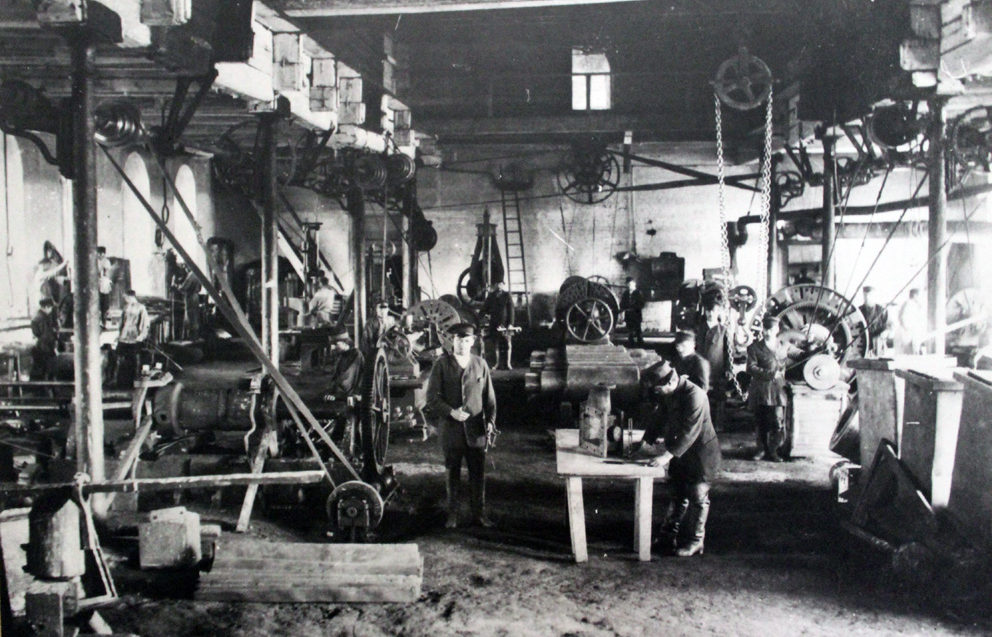 История города Режа: 1861 — 1917. Режевской завод, механический цех. Фото С. Сапожникова, 1880 год