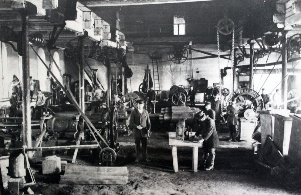 История Режа. Режевской завод, механический цех. Фото С. Сапожникова, 1880 год