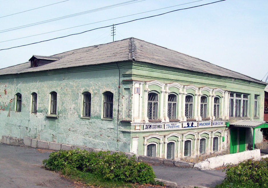 Реж. Дом купцов Замятиных на улице Красноармейской. Фото 2002 года