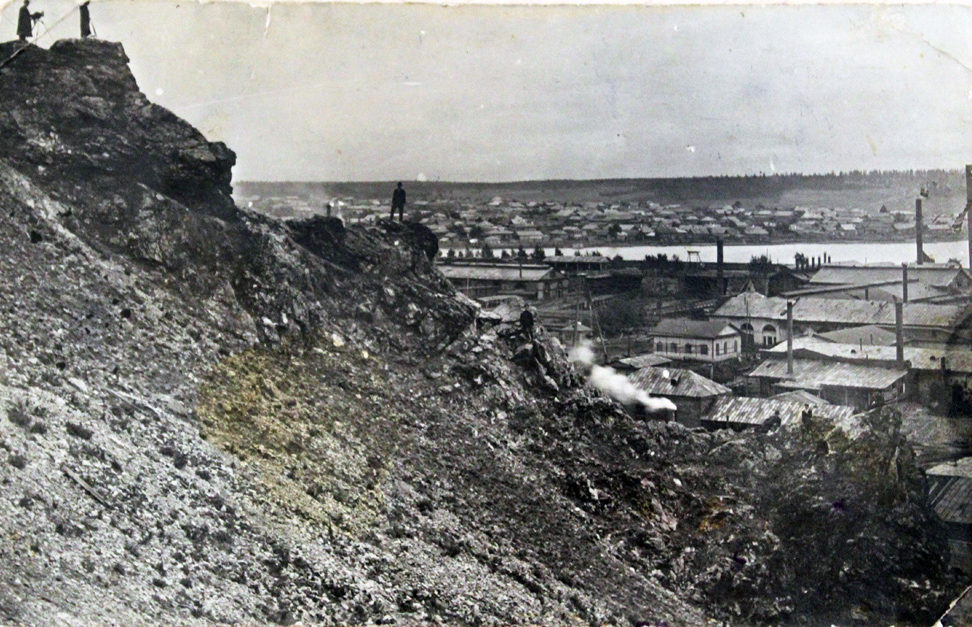 История Режа. Вид на Режевской завод и поселок с вершины Орловой горы в начале XX века