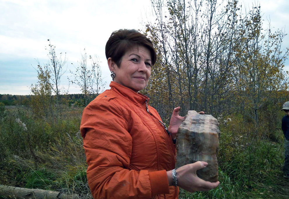 Большой образец шайтанского переливта найден прямо на Галанинской дороге, в 10 шагах от трассы Реж - Невьянск