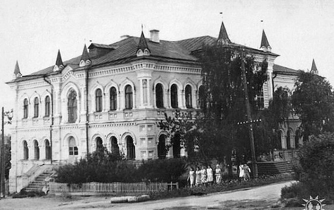 Реж. Первая школа (Режевская школа № 1) в 1961 году
