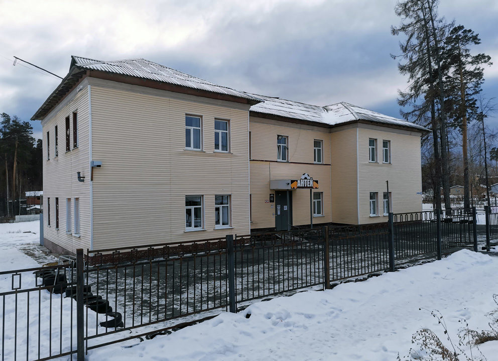 Первый в Реже детский сад ("Василек"), капитальное здание которого было построено в советские годы (просуществовал до 1992 года)
