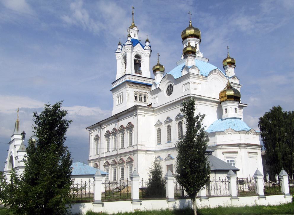 Покровский храм в Камышлове. Колокольня храма очень напоминает колокольню клевакинской церкви