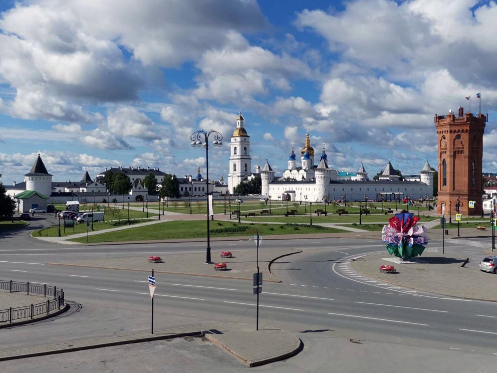 Экскурсия в Тобольск: история и достопримечательности. Вид на Тобольский кремль с балкона Дома мастеров 